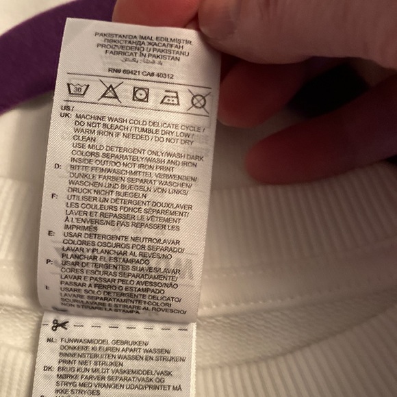 Nwt Reebok athletic sweatshirt - Picture 5 of 6